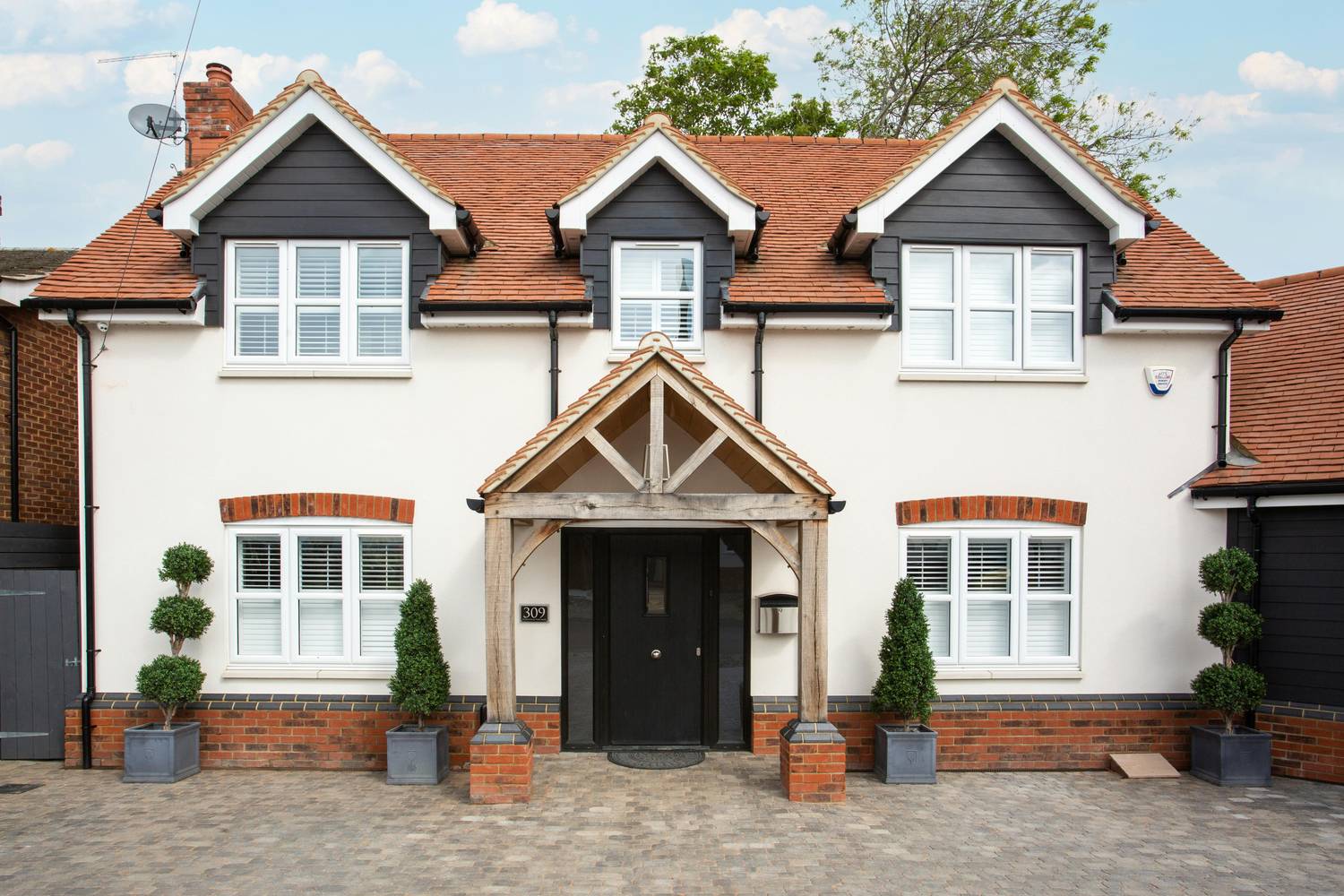 Rendered home near Cumbernauld — example finish