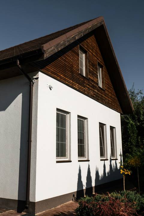 Rendered home near Coventry — example finish